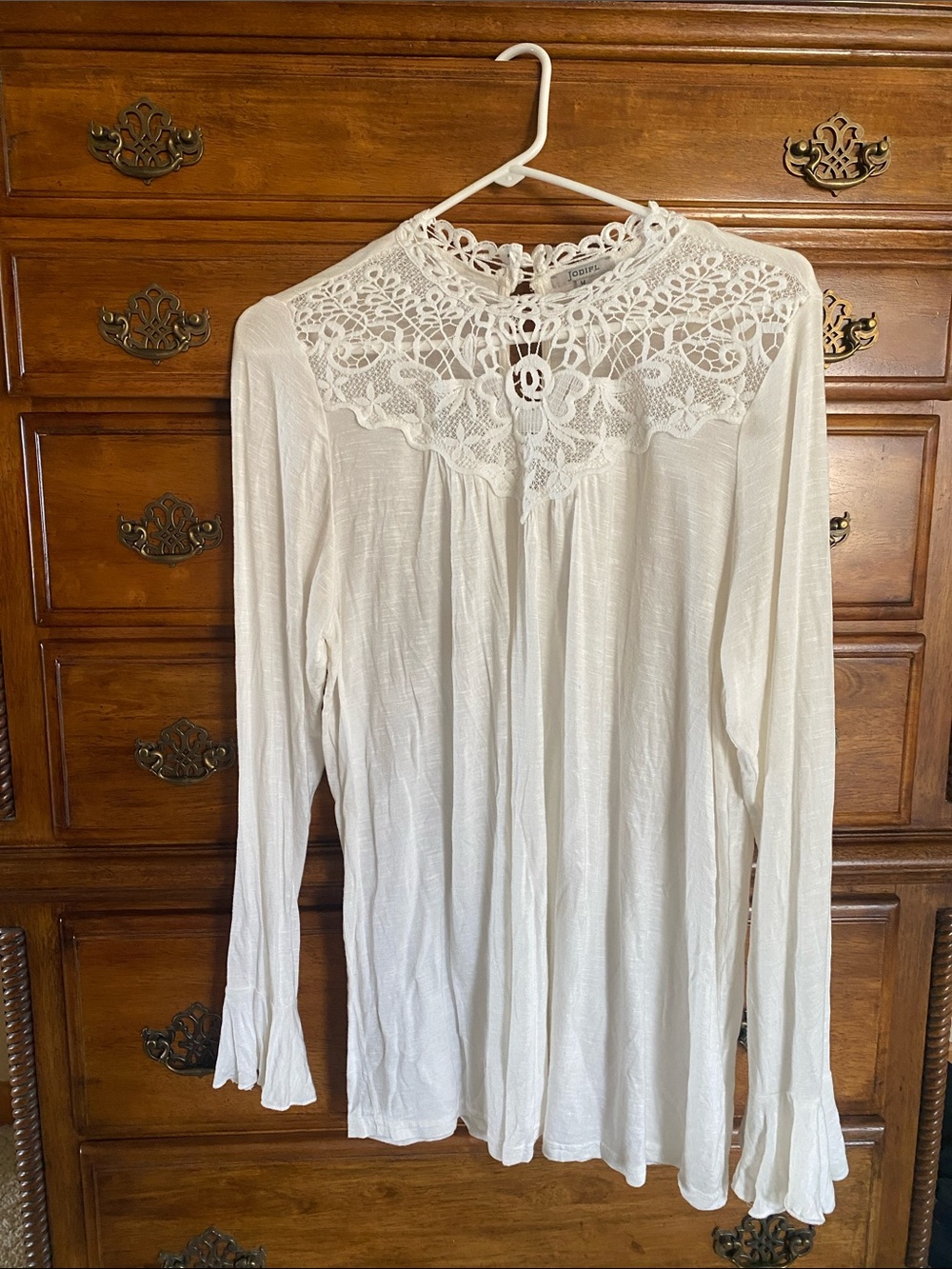 JODIFL White Lace Yoke Long Sleeve Blouse